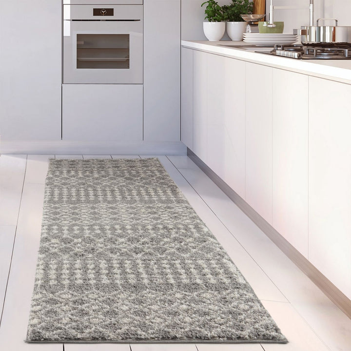 Moroccan-style thick shaggy rug pet-friendly, easy to clean