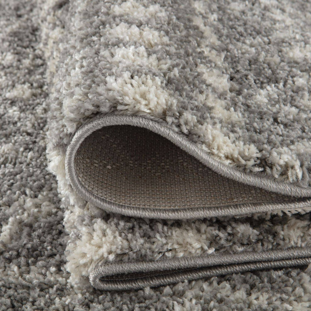 Moroccan-style thick shaggy rug pet-friendly, easy to clean