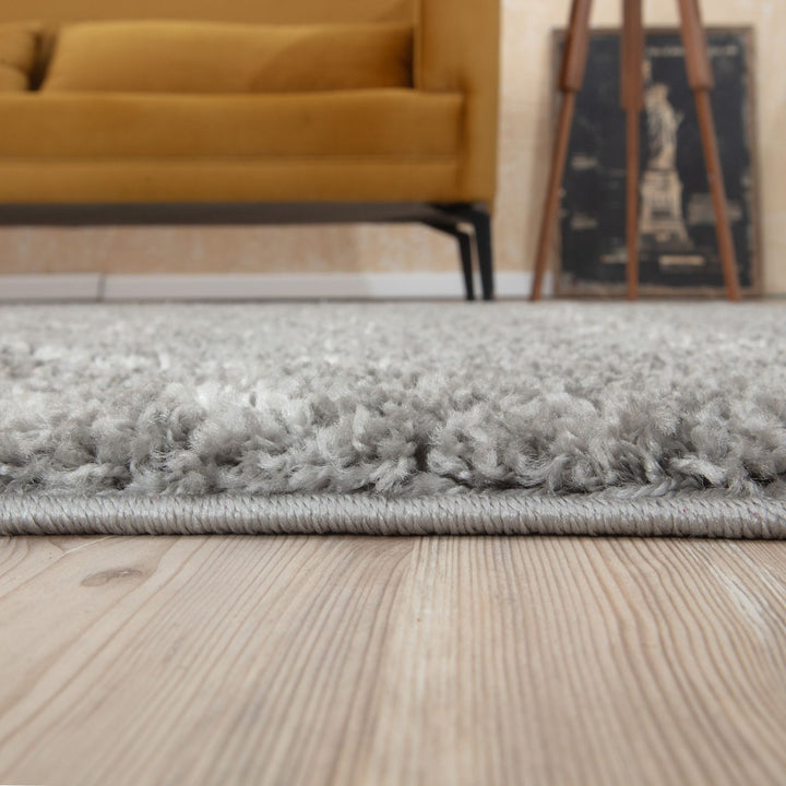 Moroccan-style thick shaggy rug pet-friendly, easy to clean