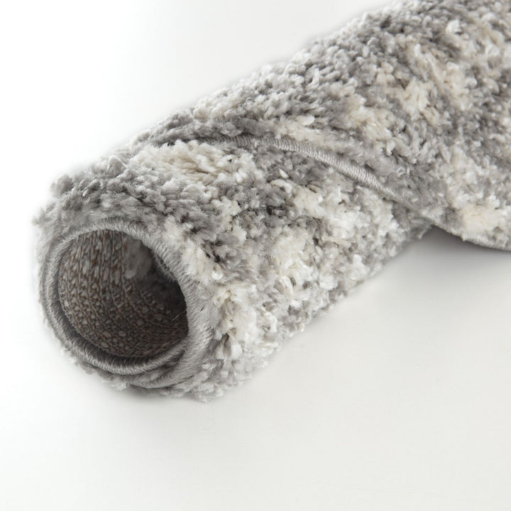 Moroccan-style thick shaggy rug pet-friendly, easy to clean