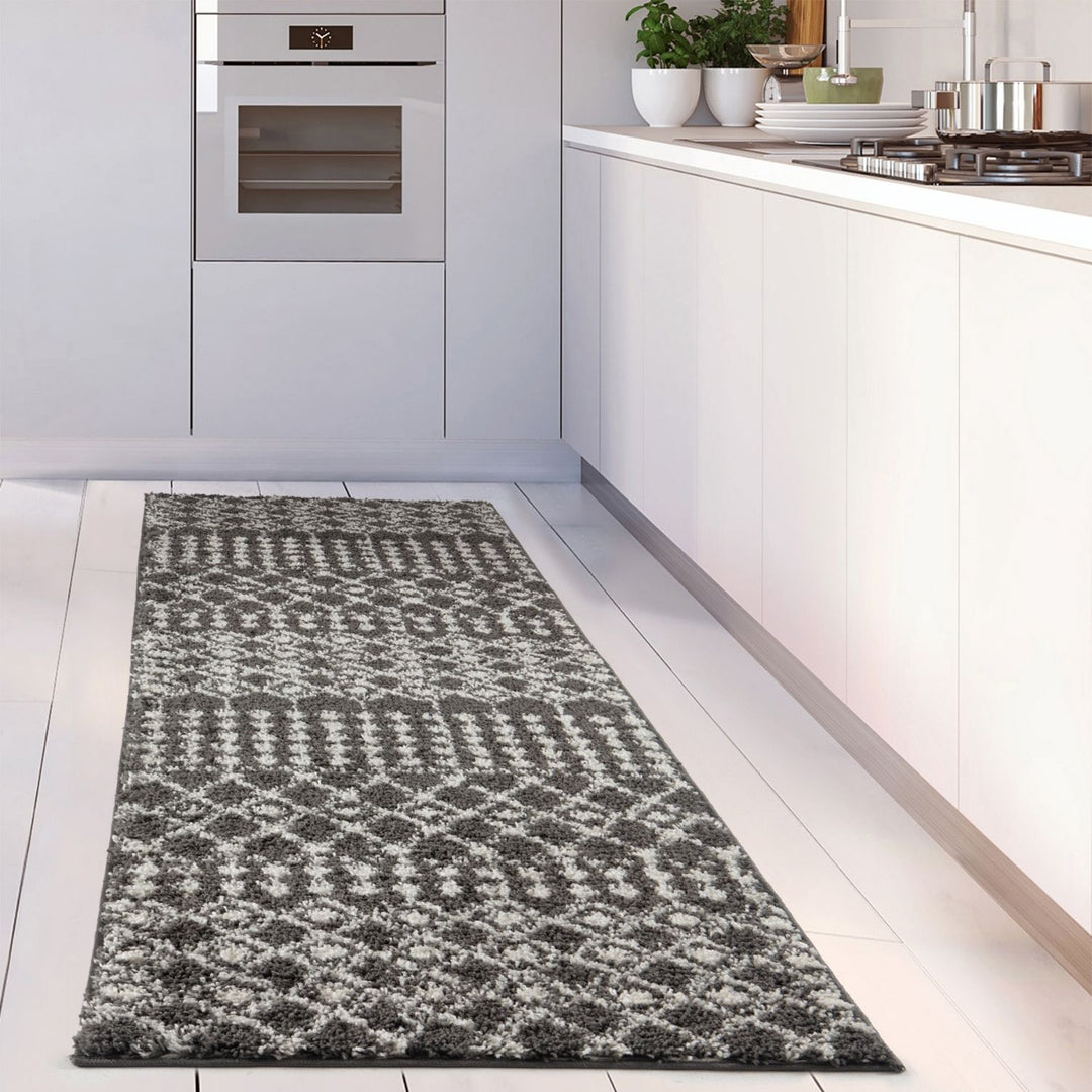Moroccan-style thick shaggy rug non-shedding