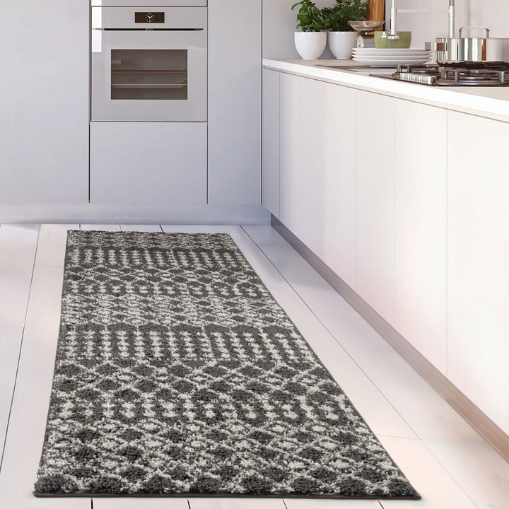 Moroccan-style thick shaggy rug non-shedding