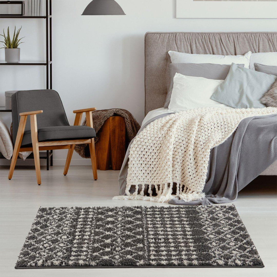 Moroccan-style thick shaggy rug non-shedding