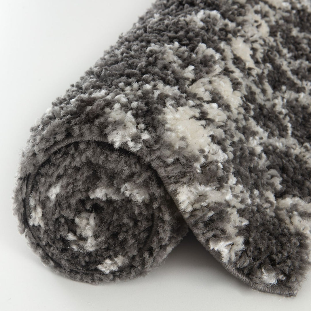 Moroccan-style thick shaggy rug non-shedding