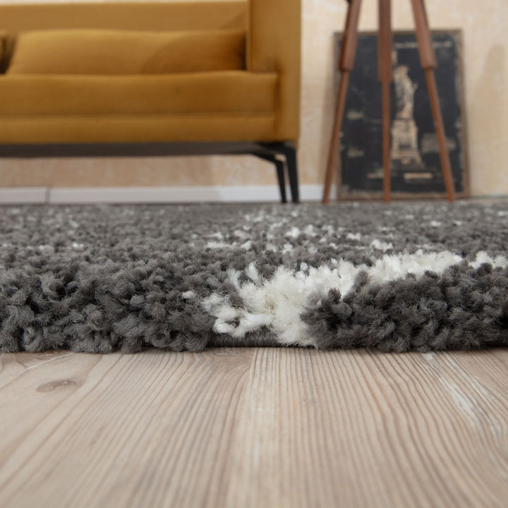 Moroccan-style thick shaggy rug non-shedding
