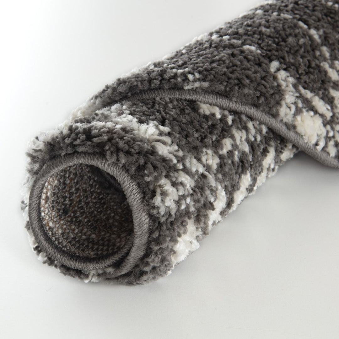 Moroccan-style thick shaggy rug non-shedding