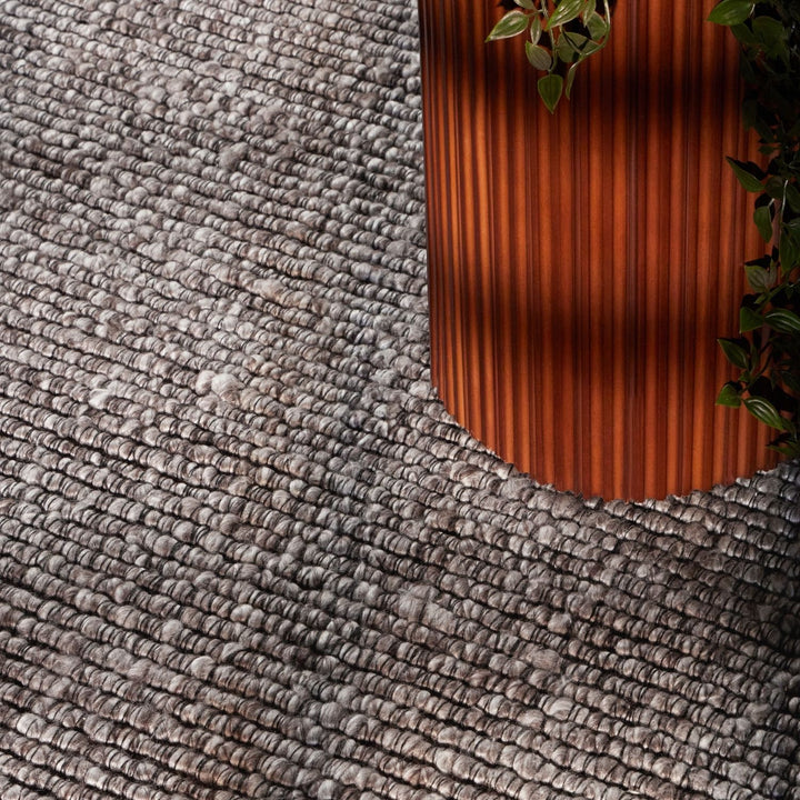 Villeroy &amp; Boch 1852 Rug Wilma Dark Grey Multicolour, hand-crafted, easy care, textured finished, long-lasting, soft pile rug.