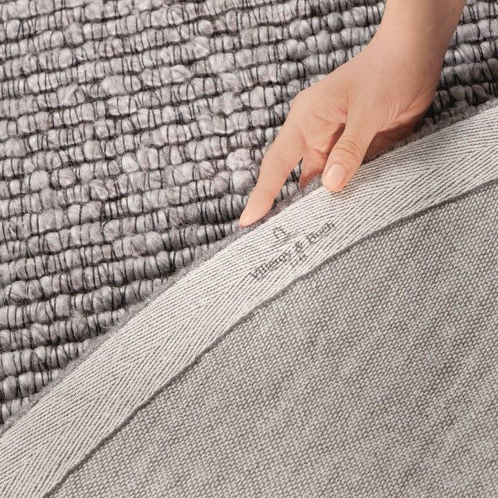 Villeroy &amp; Boch 1852 Boucle Rug, light grey colour, plain design, stain-resistant, easy care, hand-crafted rug.