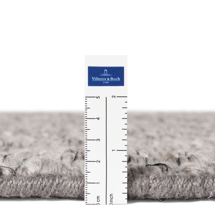 Villeroy &amp; Boch 1852 Boucle Rug, light grey colour, plain design, stain-resistant, easy care, hand-crafted rug.