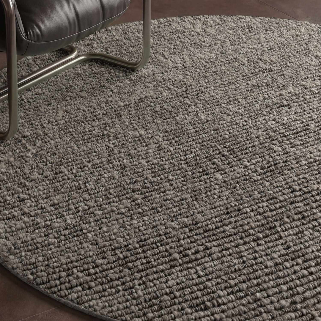 Villeroy &amp; Boch 1852 Boucle Rug, light grey colour, plain design, stain-resistant, easy care, hand-crafted rug.