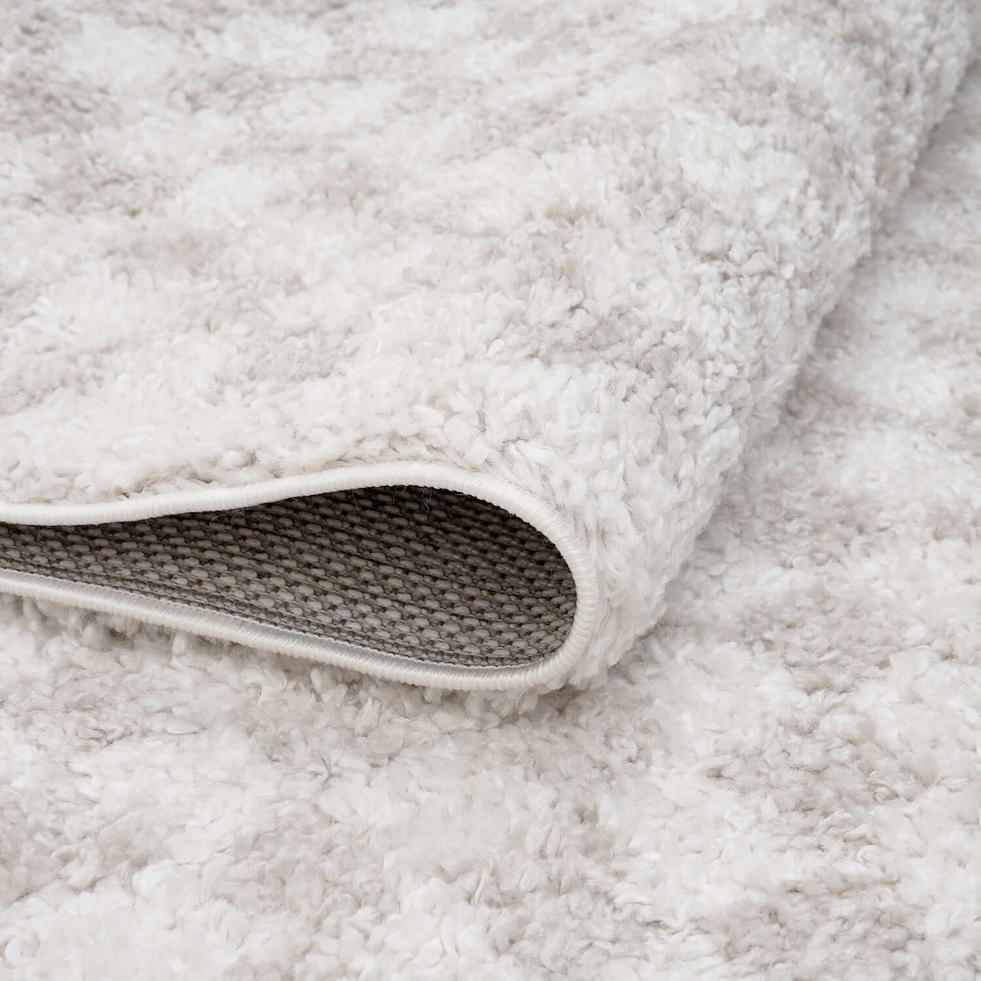 Moodi Shaggy Cream Rug, soft & fluffy pile, tartan design | THE RUGS