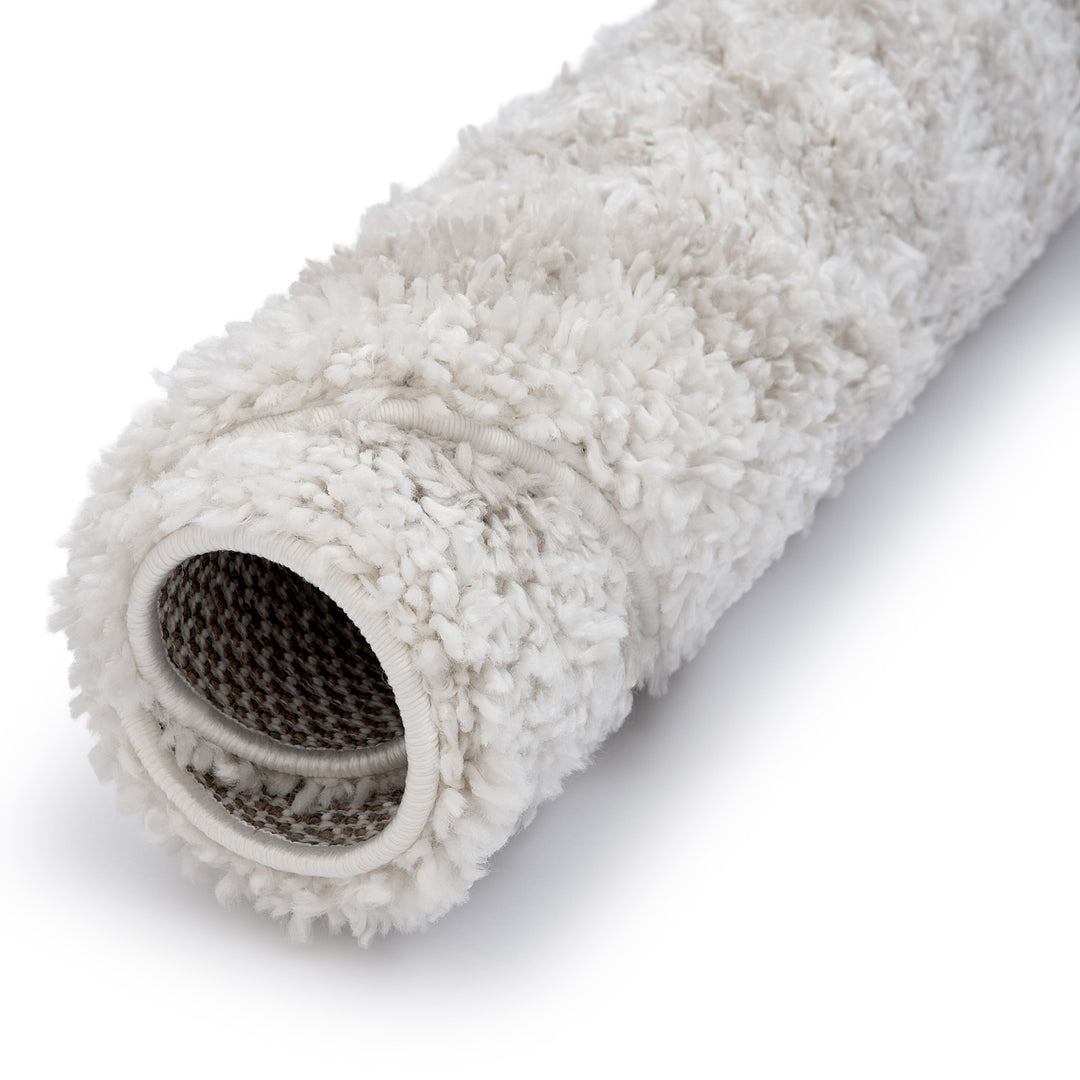 Moodi Shaggy Cream Rug, soft & fluffy pile, tartan design | THE RUGS