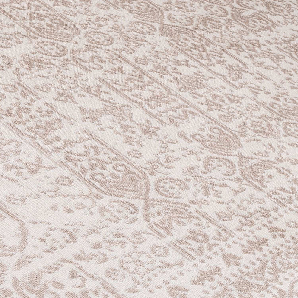 Living Room Rug Vintage Design In Cream and Beige