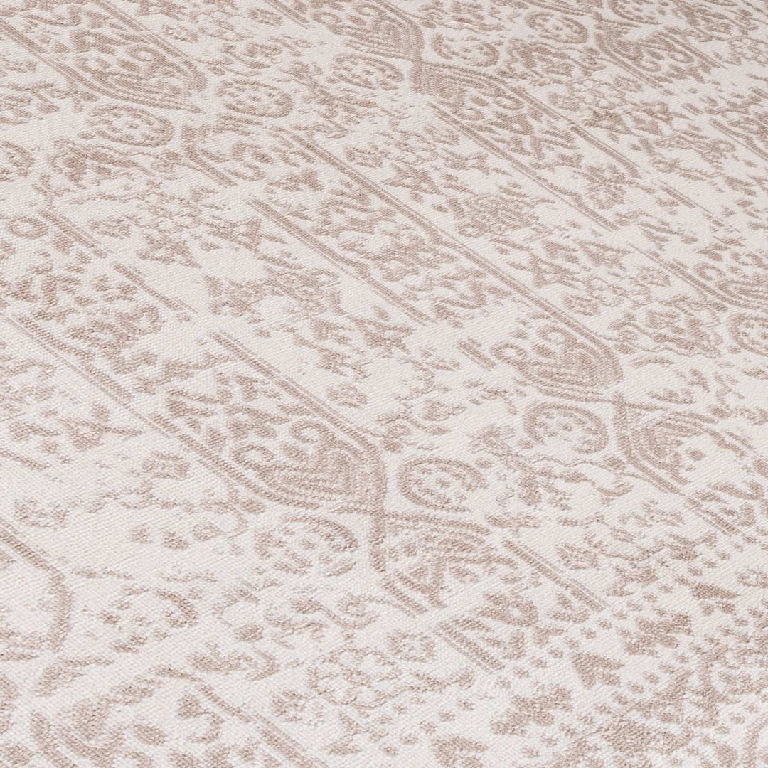 Living Room Rug Vintage Design In Cream and Beige