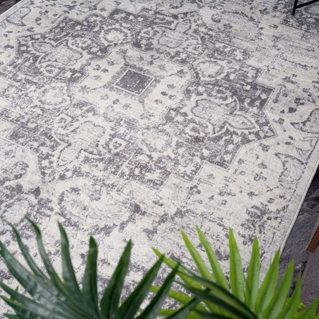 Living Room Rug Medallion Design in Grey