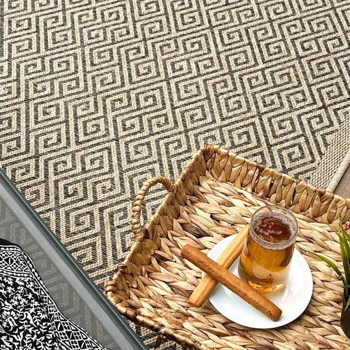 Nature Outdoor Rug Dark Grey jute-look designs and soft, non-shedding texture, moisture and UV protected.