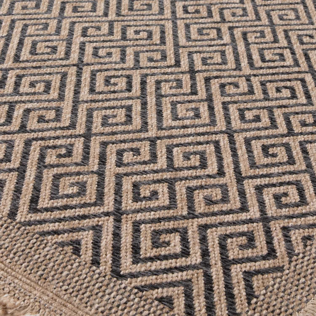Nature Outdoor Rug Dark Grey jute-look designs and soft, non-shedding texture, moisture and UV protected.