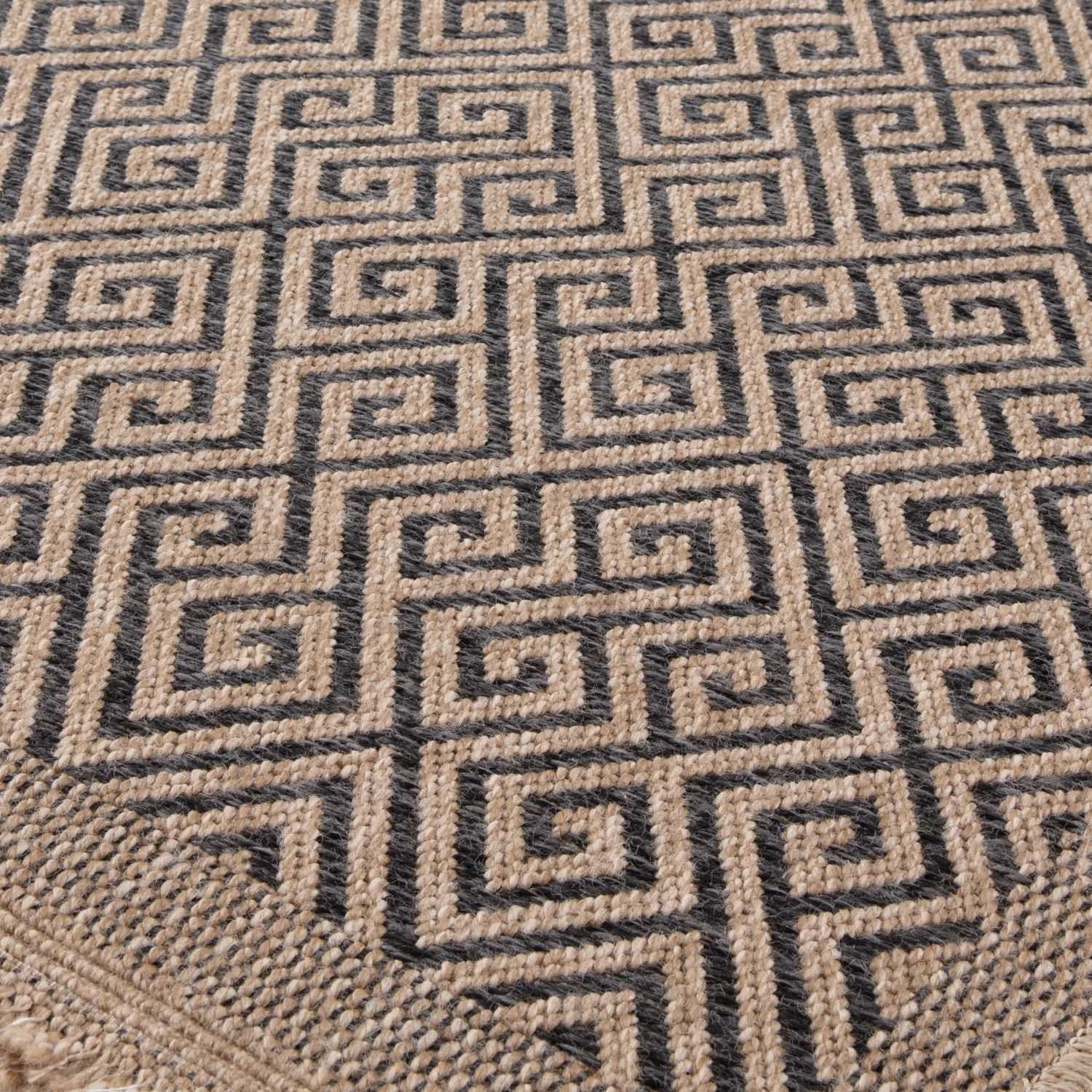 Nature Outdoor Rug Dark Grey jute-look designs and soft, non-shedding texture, moisture and UV protected.