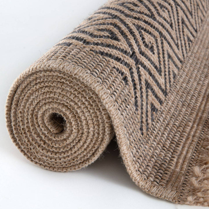 Nature Outdoor Rug Dark Grey jute-look designs and soft, non-shedding texture, moisture and UV protected.