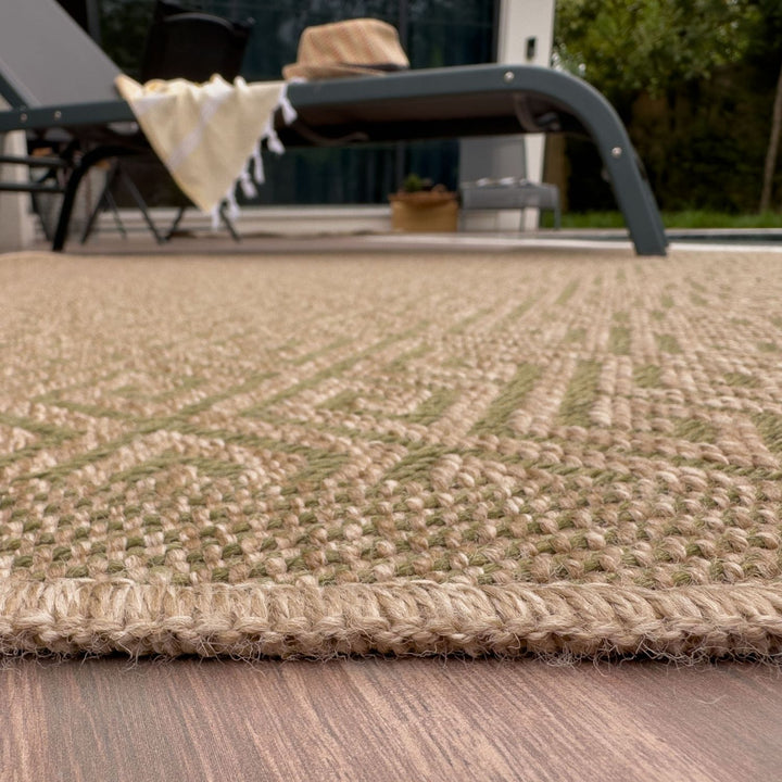 Nature Outdoor Green Rug durable, weather-resistant, Jute-Look design.