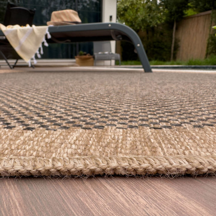 Nature Outdoor Rug dark grey easy to maintain and water-resistant