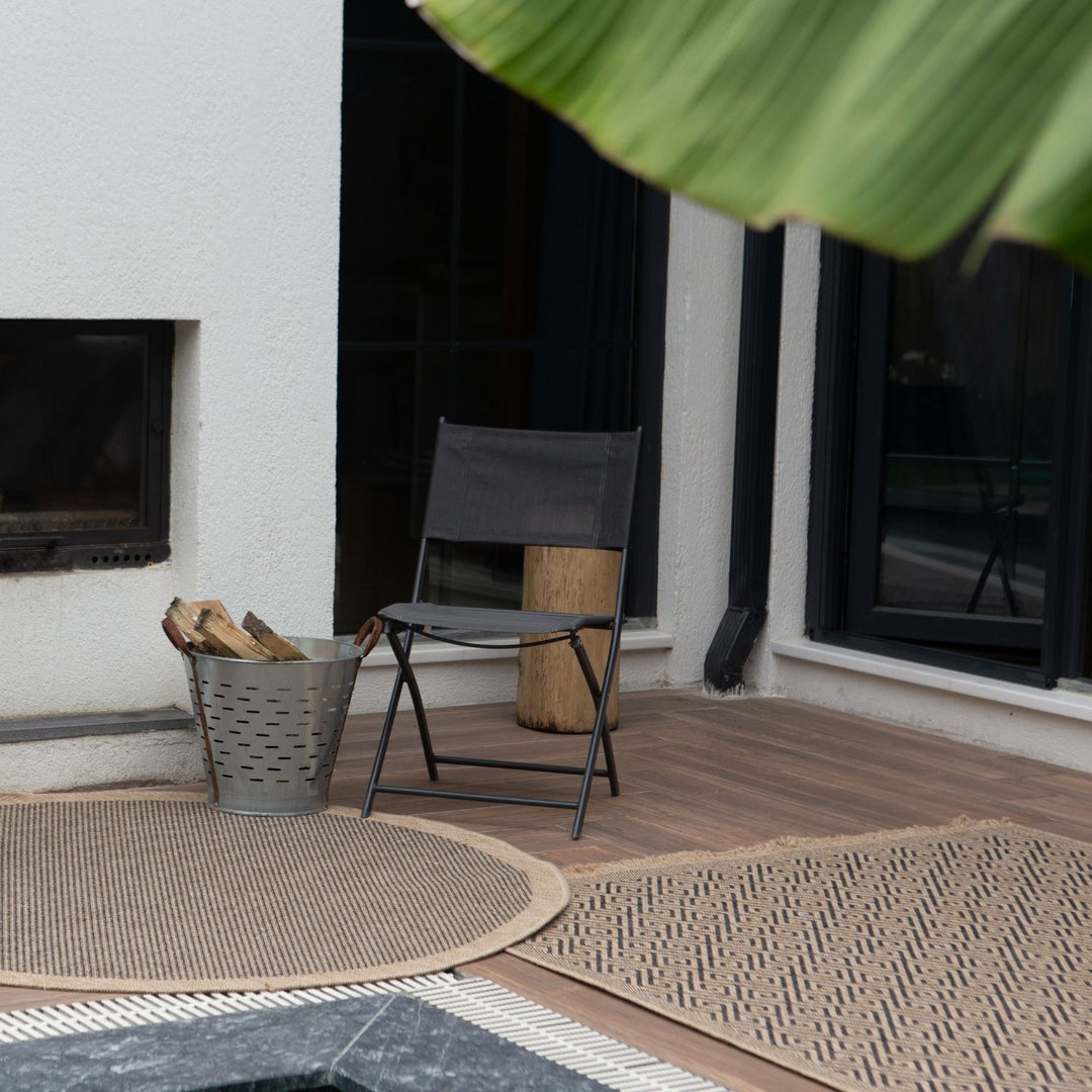 Nature blue outdoor rug easy to maintain and water-resistant