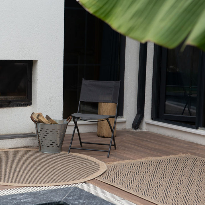 Nature blue outdoor rug easy to maintain and water-resistant