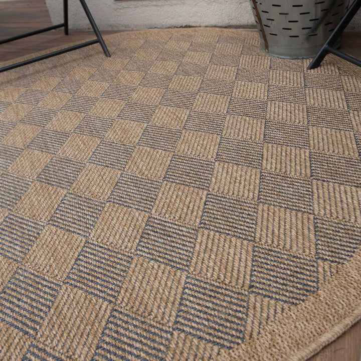 Nature blue outdoor rug easy to maintain and water-resistant