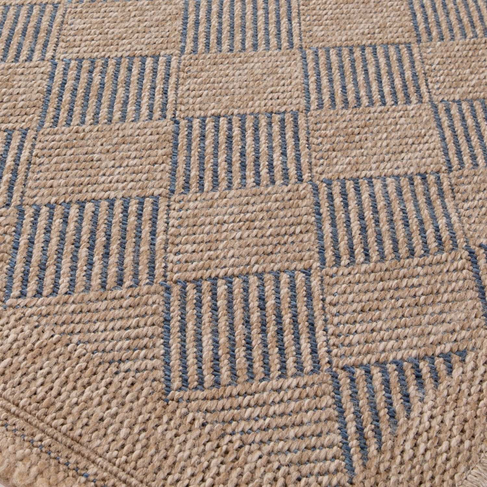 Nature blue outdoor rug easy to maintain and water-resistant
