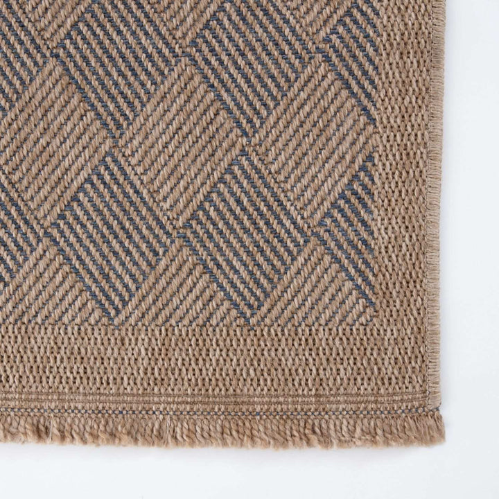 Nature blue outdoor rug easy to maintain and water-resistant