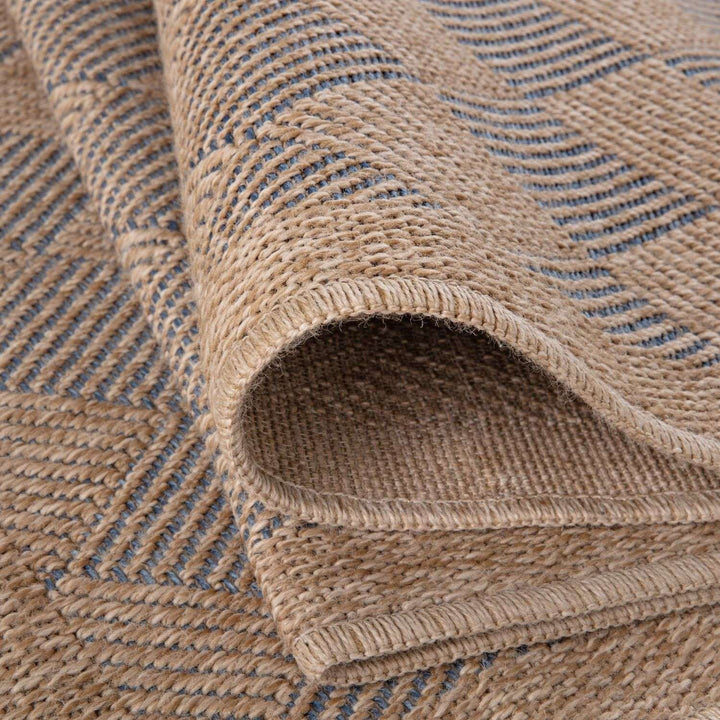 Nature blue outdoor rug easy to maintain and water-resistant