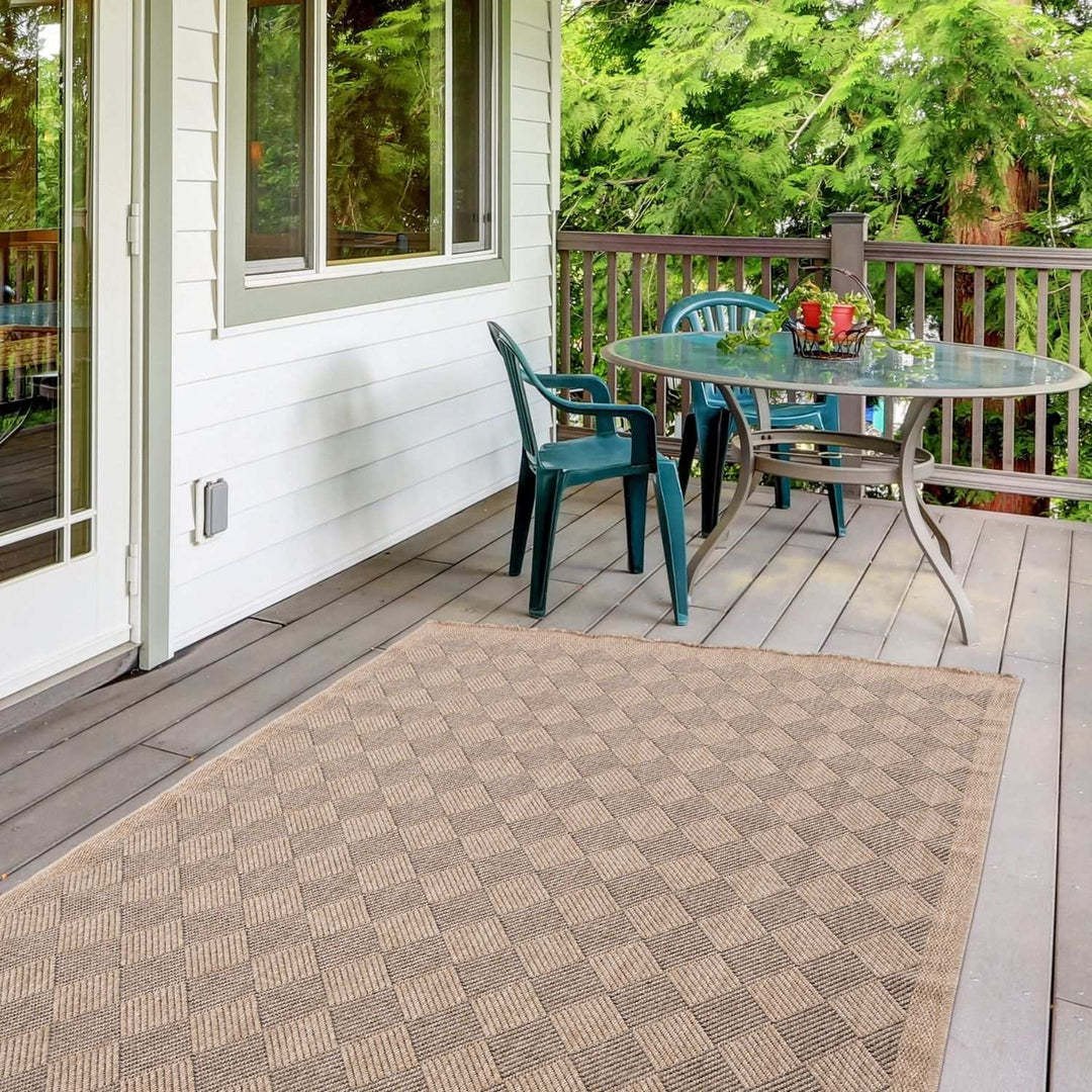 Nature Outdoor Rug Dark Grey colour weather-resistant, jute-looking, easy to clean.