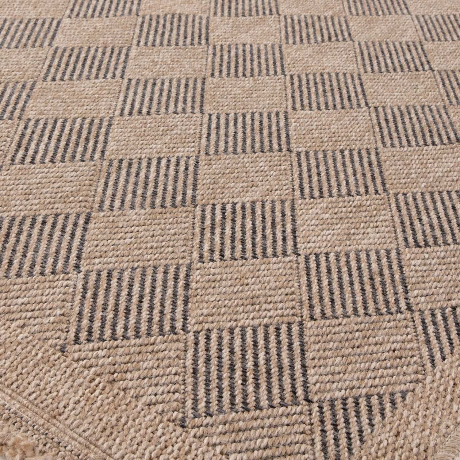 Nature Outdoor Rug Dark Grey colour weather-resistant, jute-looking, easy to clean.