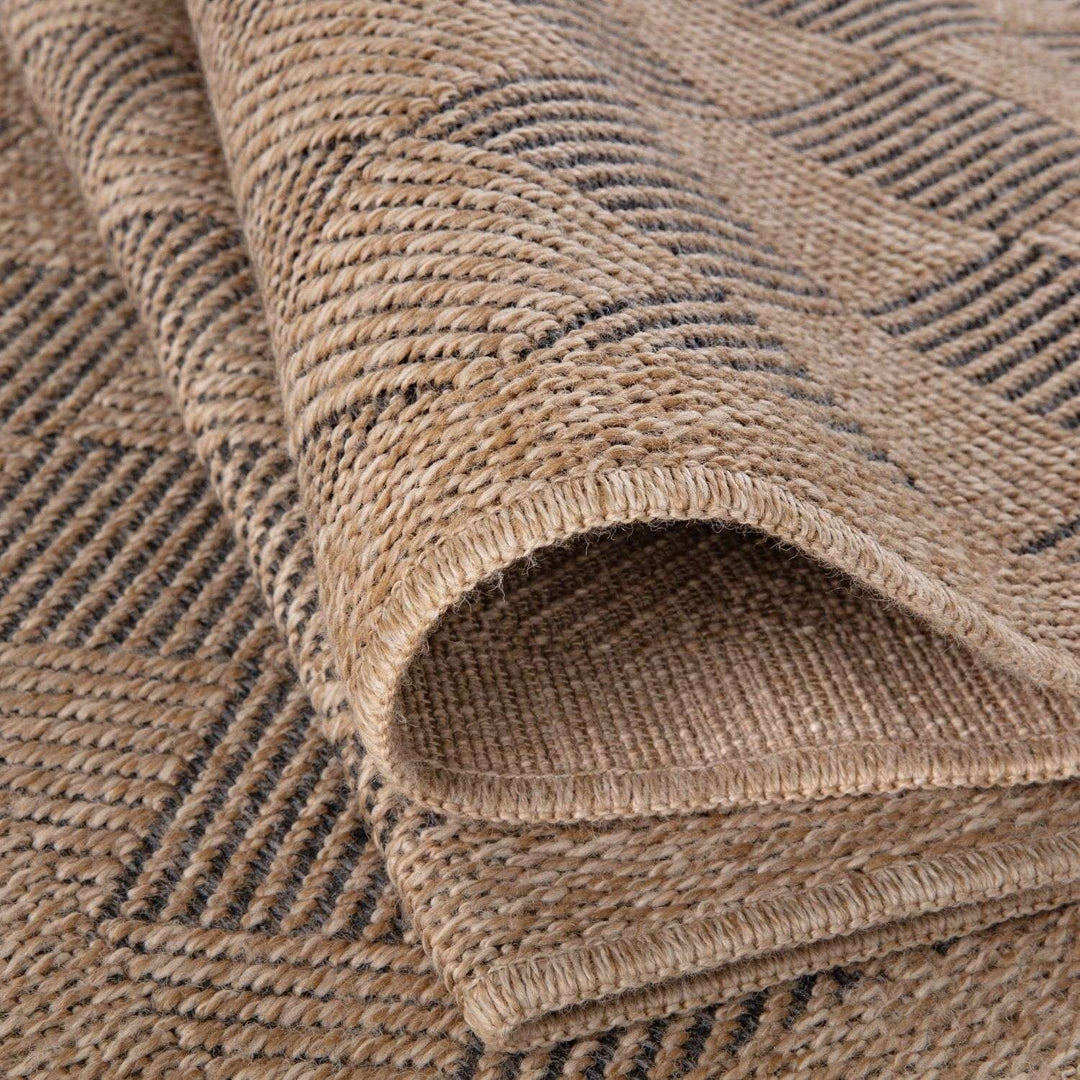 Nature Outdoor Rug Dark Grey colour weather-resistant, jute-looking, easy to clean.