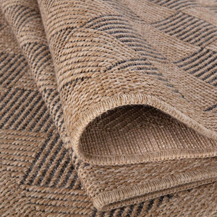 Nature Outdoor Rug Dark Grey colour weather-resistant, jute-looking, easy to clean.