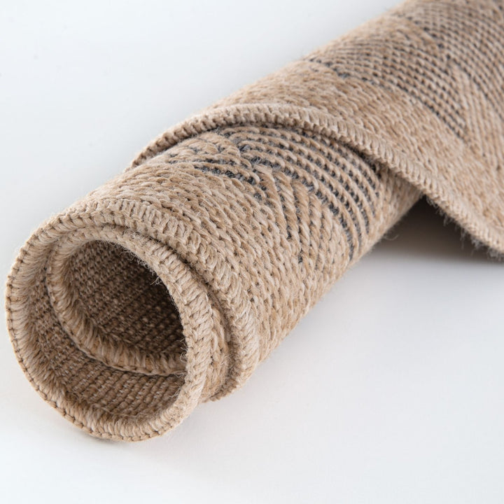 Nature Outdoor Rug Dark Grey colour weather-resistant, jute-looking, easy to clean.