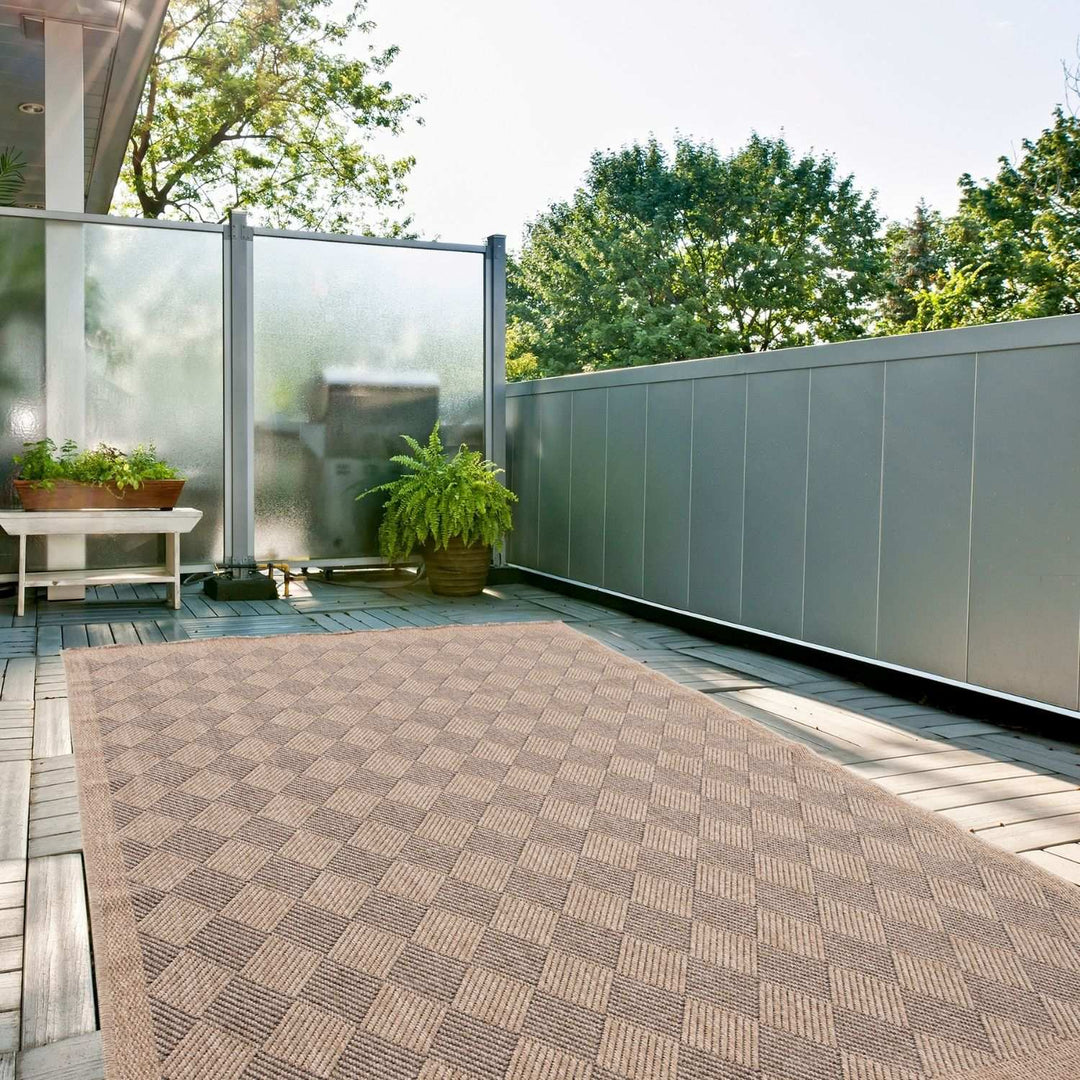 Nature Outdoor Rug Dark Grey colour weather-resistant, jute-looking, easy to clean.