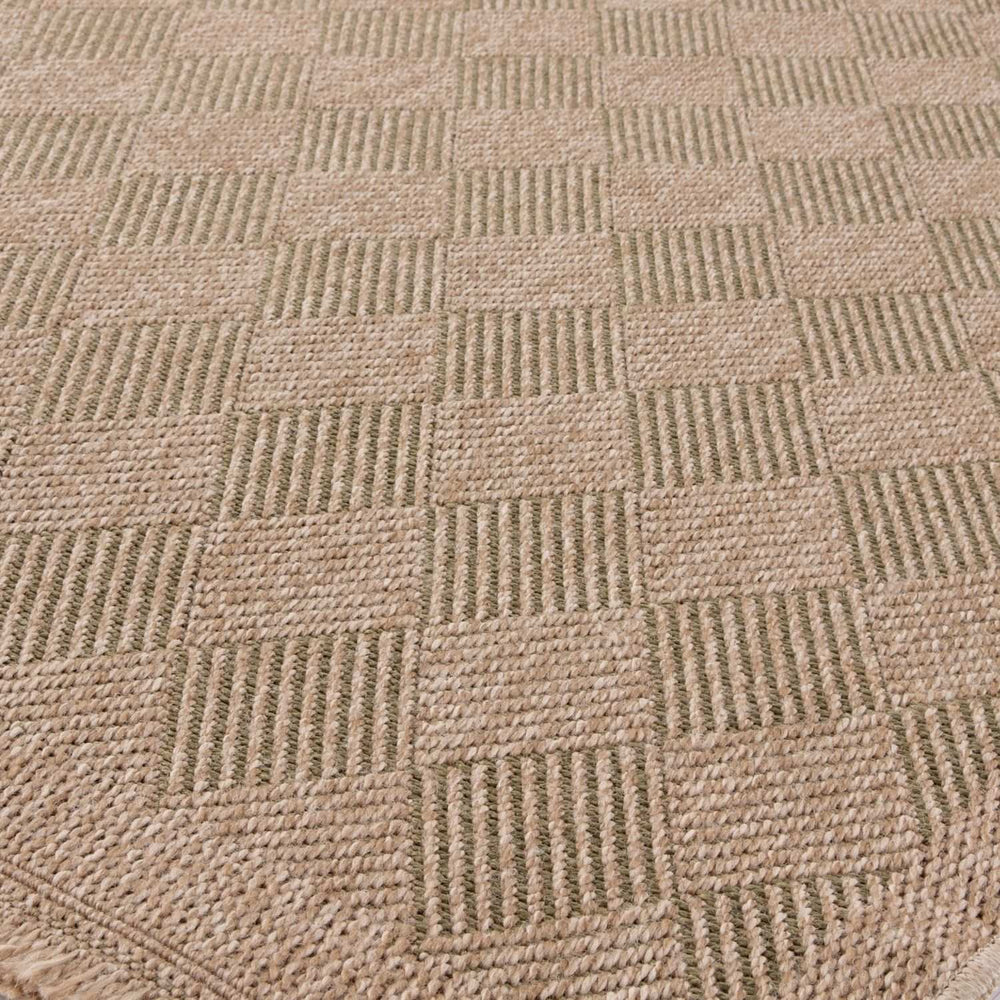 Nature green outdoor easy to maintain and water-resistant