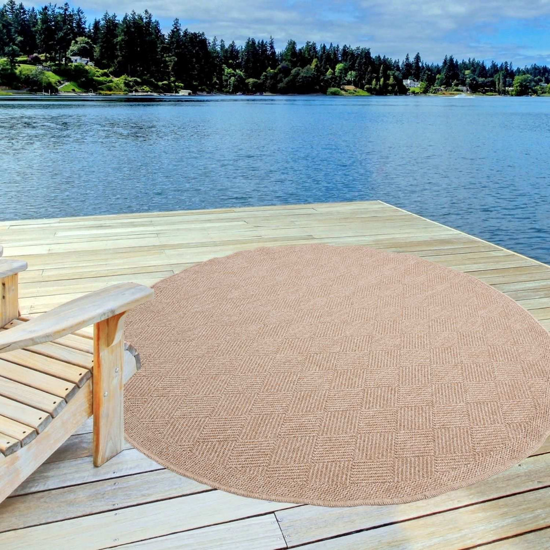 Nature Outdoor beige rug is resistant to moisture and UV protected
