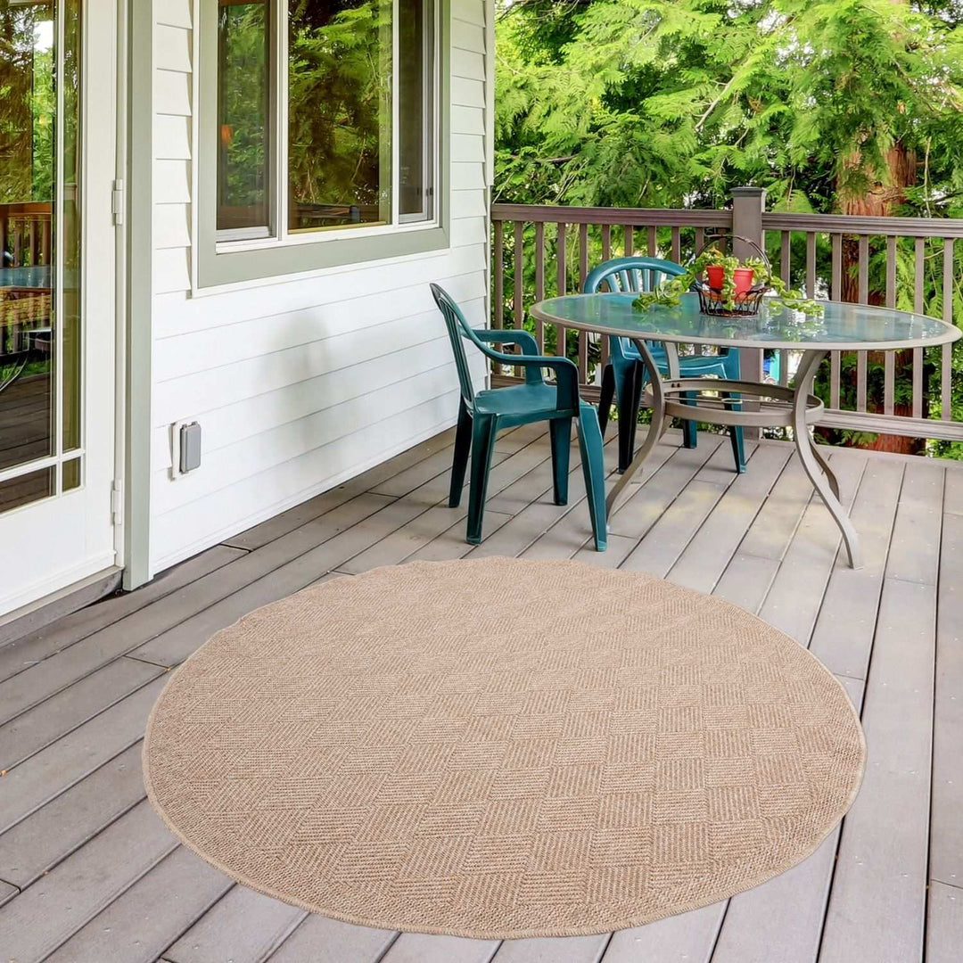Nature Outdoor beige rug is resistant to moisture and UV protected