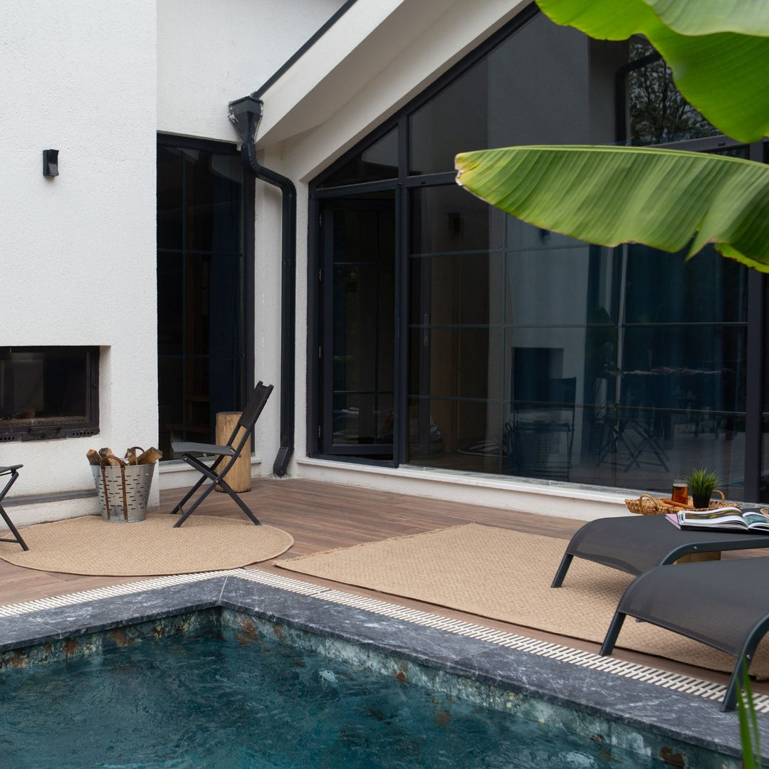 Nature Outdoor beige rug is resistant to moisture and UV protected