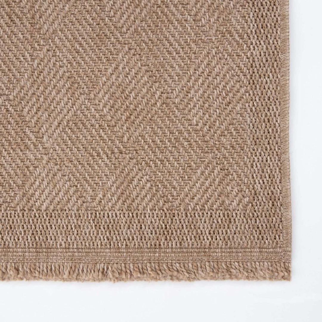 Nature Outdoor beige rug is resistant to moisture and UV protected