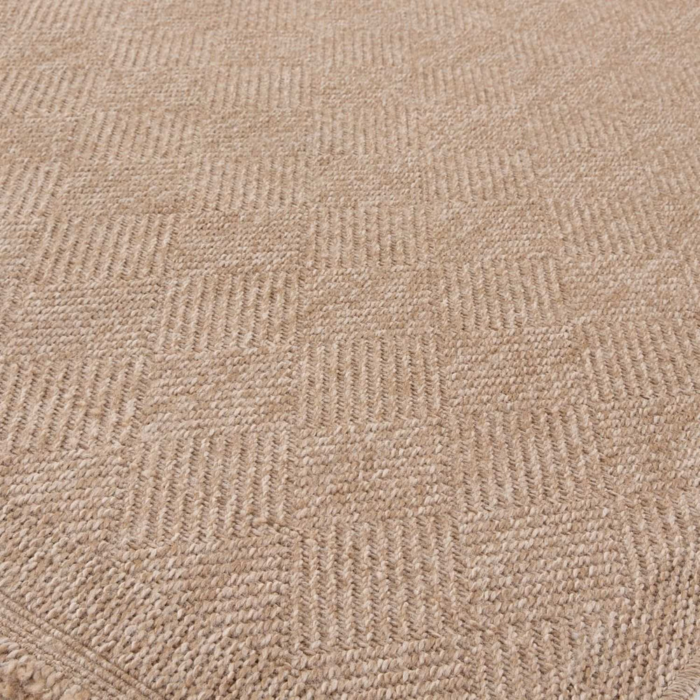 Nature Outdoor beige rug is resistant to moisture and UV protected