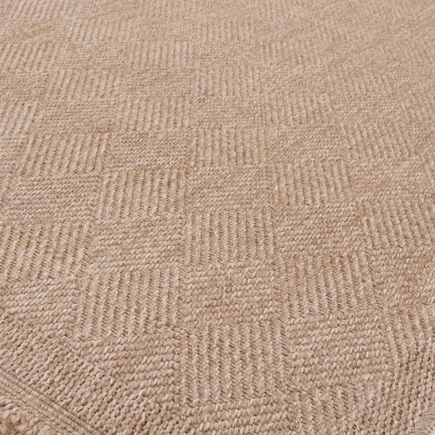 Nature Outdoor beige rug is resistant to moisture and UV protected