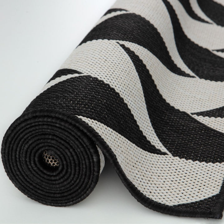 Outdoor Black Rug Weather-Proof | THE RUGS