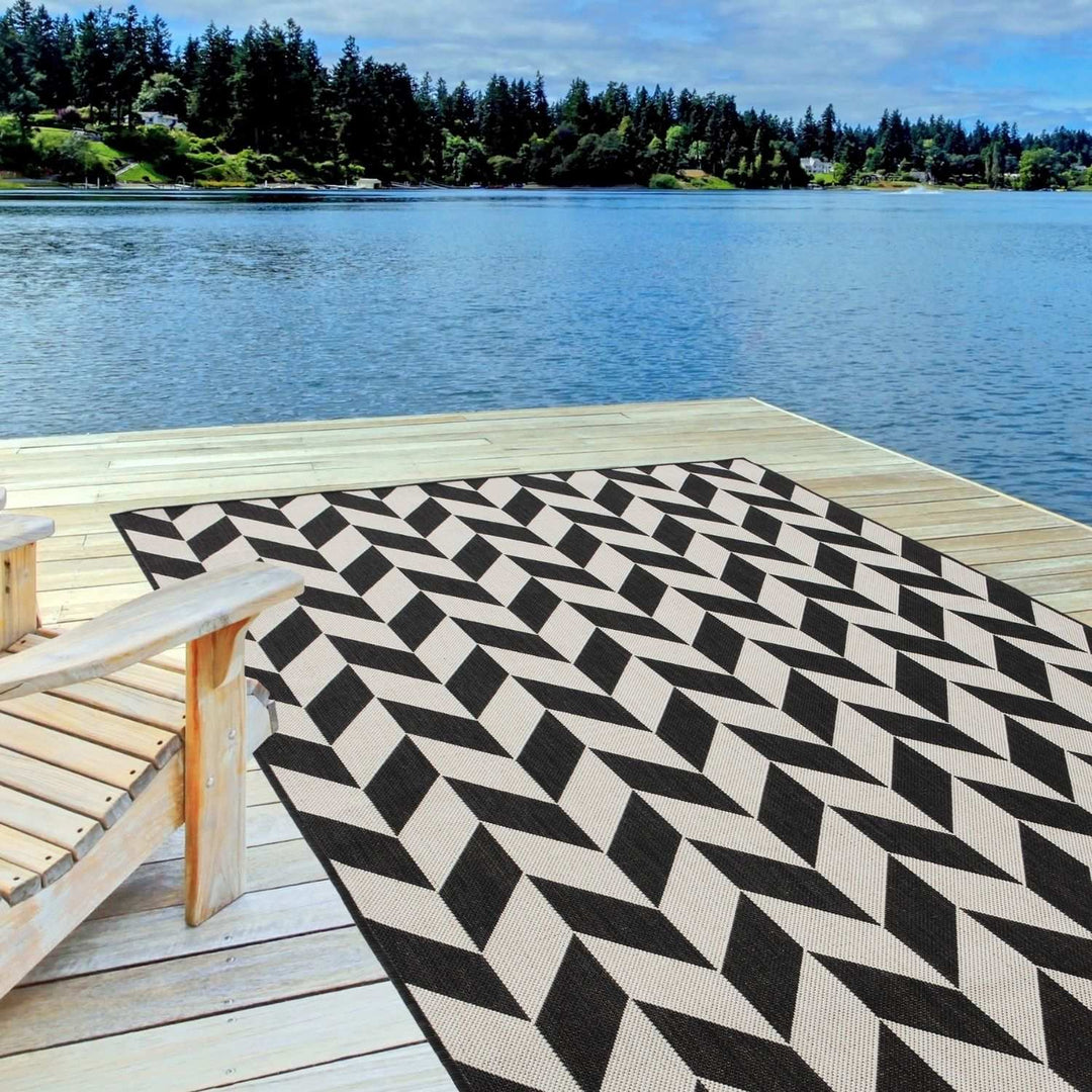 Outdoor Black Rug Weather-Proof | THE RUGS