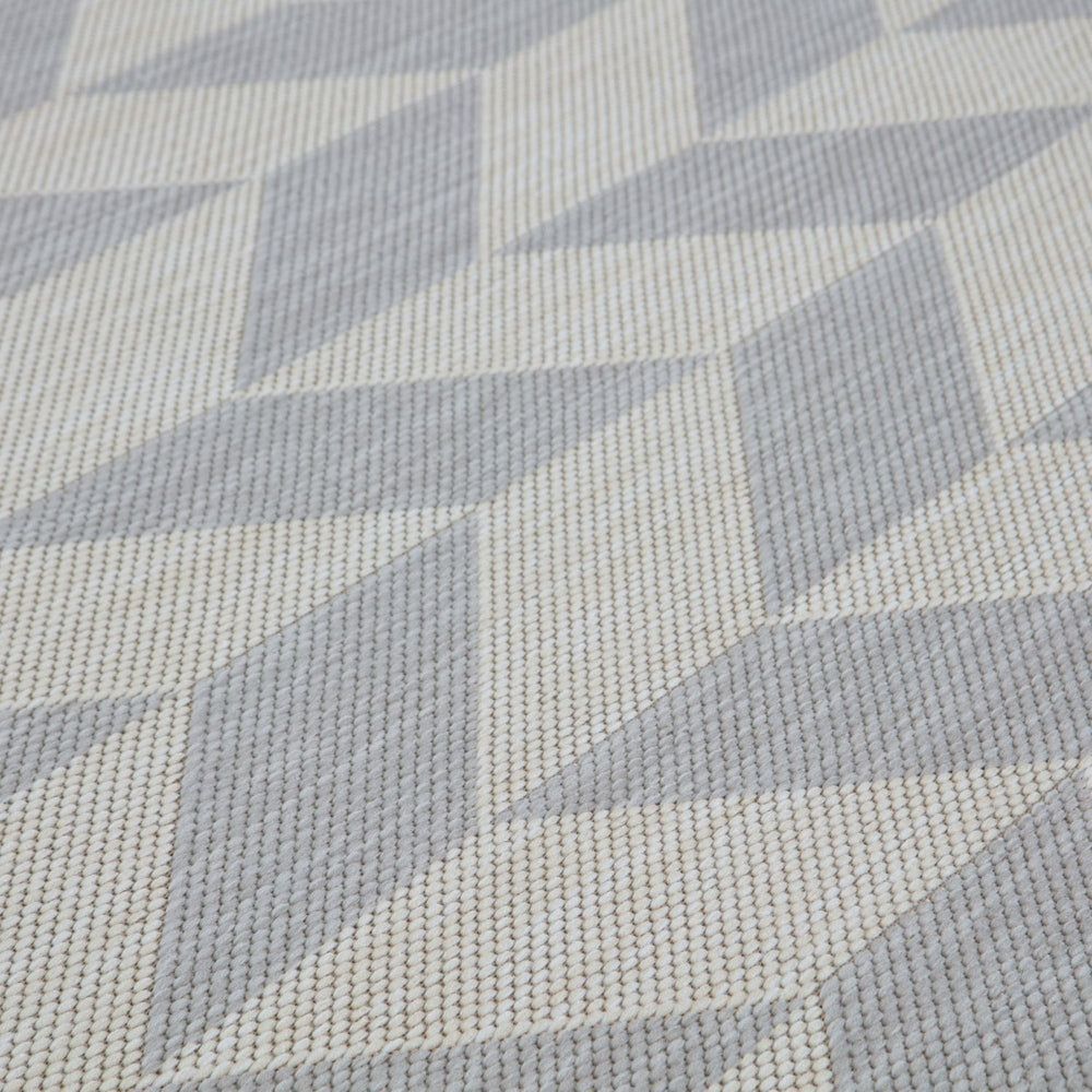 Grey Chevron Outdoor Rug for Garden | The Rugs