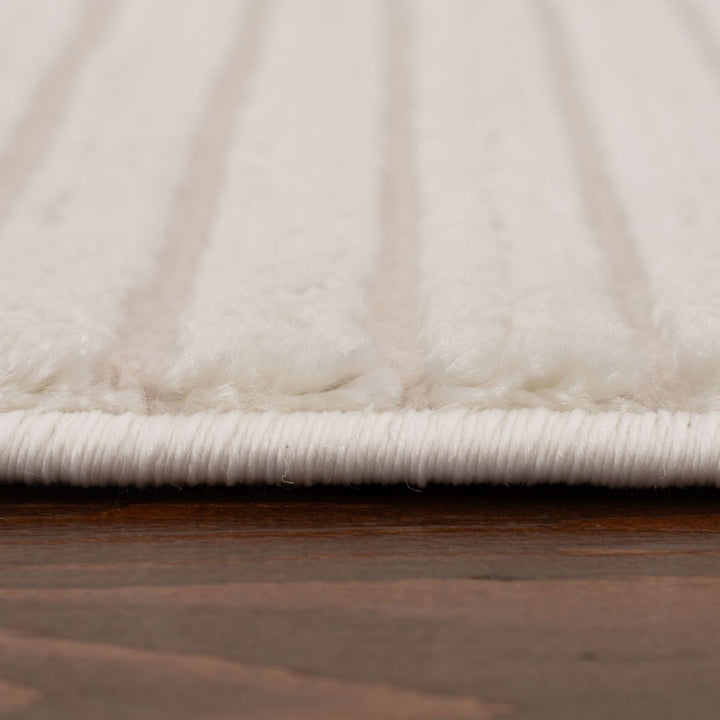 Geometric Living Room rug, cream colour, stain-resistant and non-shedding