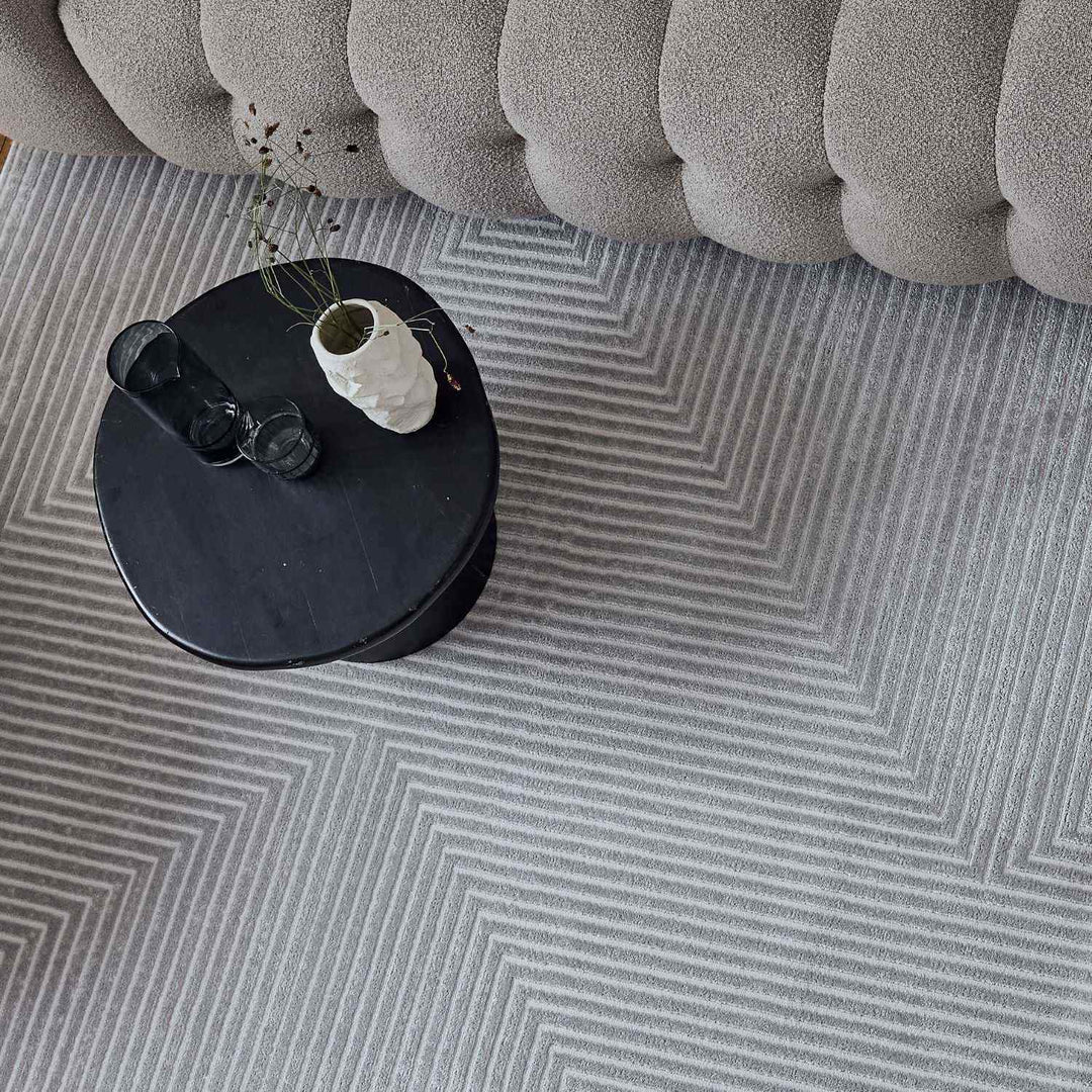 Geometric Living Room rug, grey colour, stain-resistant and non-shedding