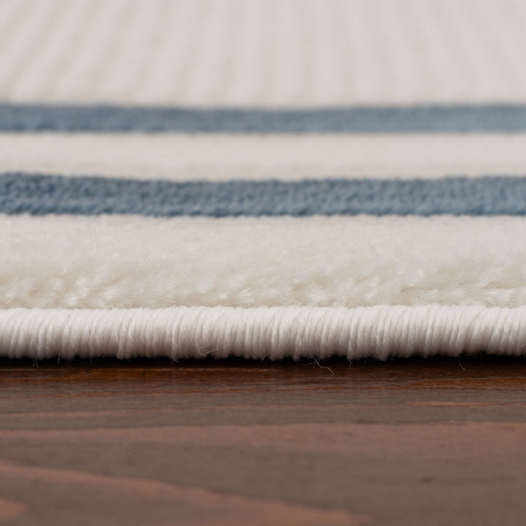 Bordered Living Room rug, blue-cream colours, stain-resistant and non-shedding